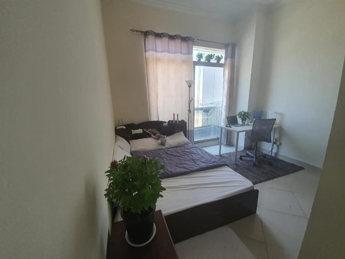 Aparthotel One Masterbedroom In 2 Bedroom Apt,al Darwesh,al Barsha 1 Dubai
